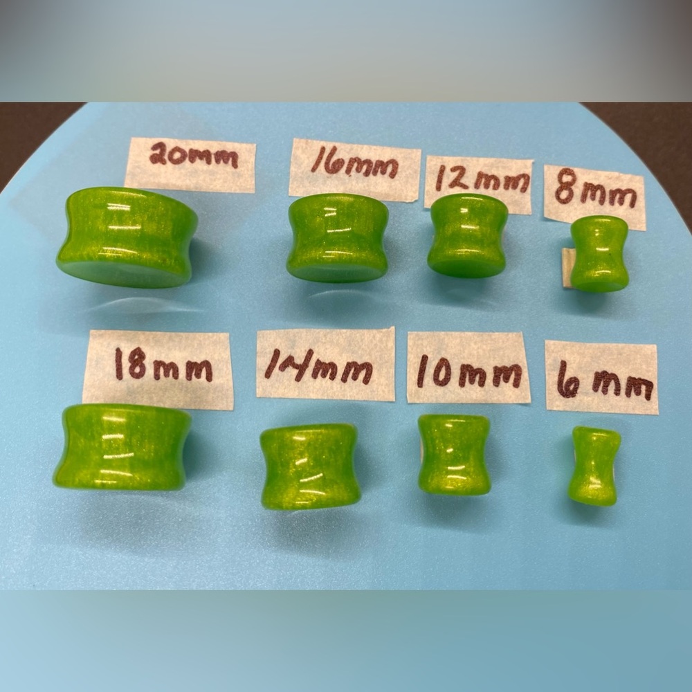 8pcs cosmic green resin Ear Gauges Ear Plugs Stretching Tunnels Expander Set